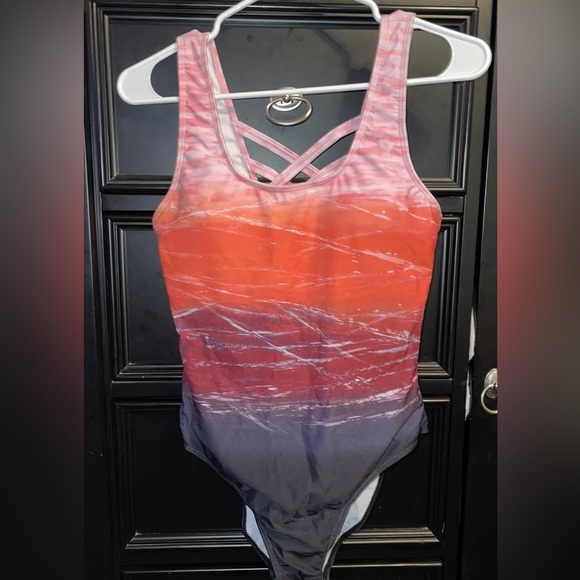 Women’s Large Swimsuit size Large Red Ombre - Closet Candy Boutique C Brand NEW - Picture 1 of 4